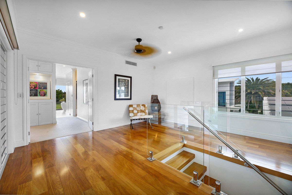 1036 Lakeview Terrace Benowa 21