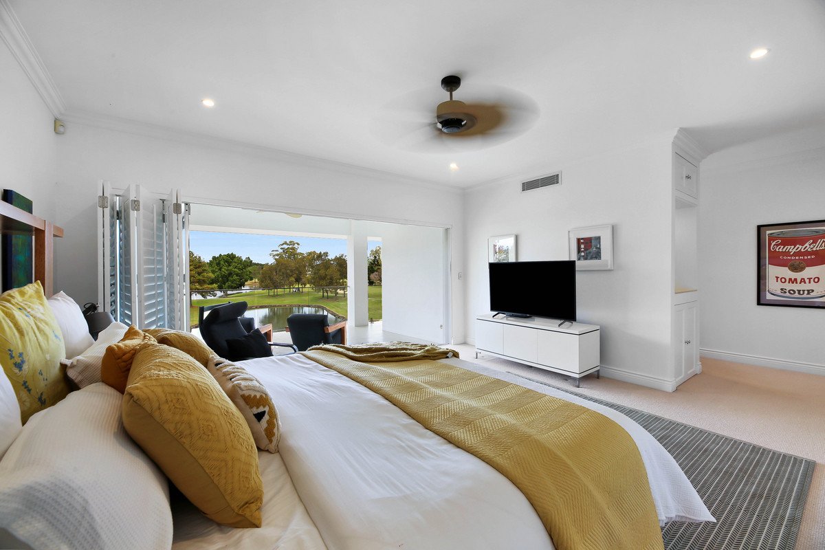 1036 Lakeview Terrace Benowa 23