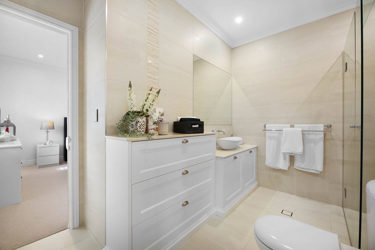 1036 Lakeview Terrace Benowa 30