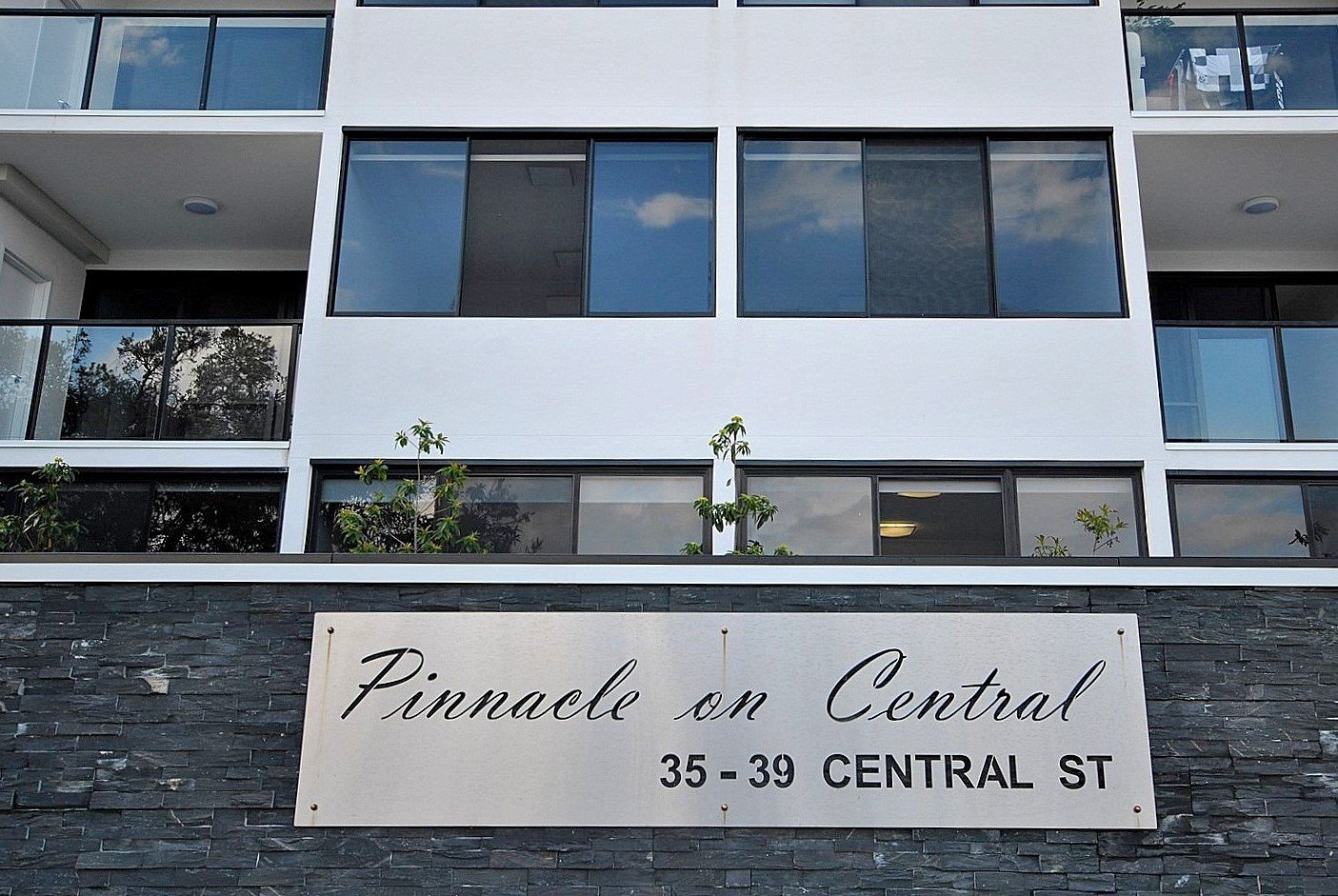 10/37 Central Street LABRADOR 1