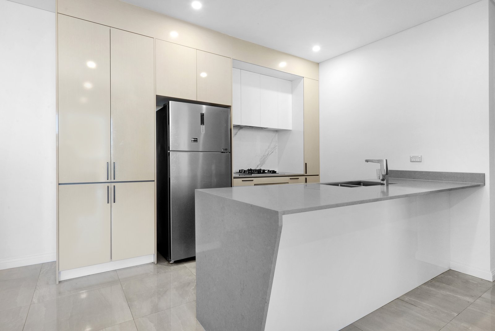 1037/1 Studio Drive EASTGARDENS 3