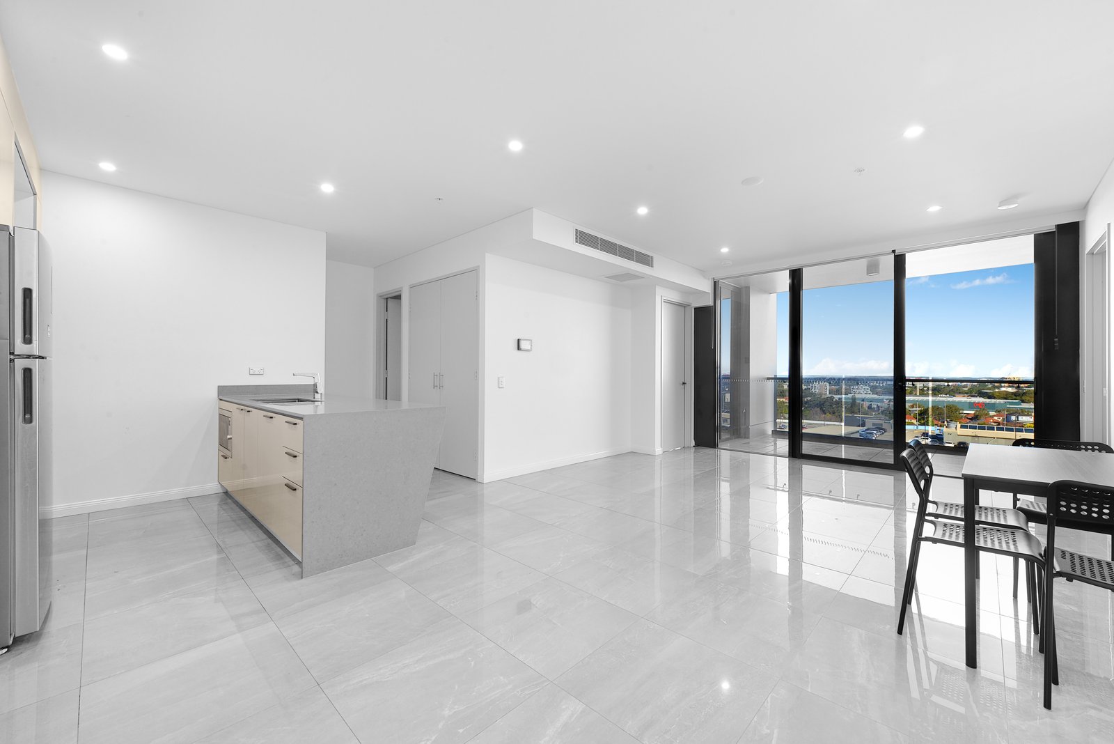 1037/1 Studio Drive EASTGARDENS 4