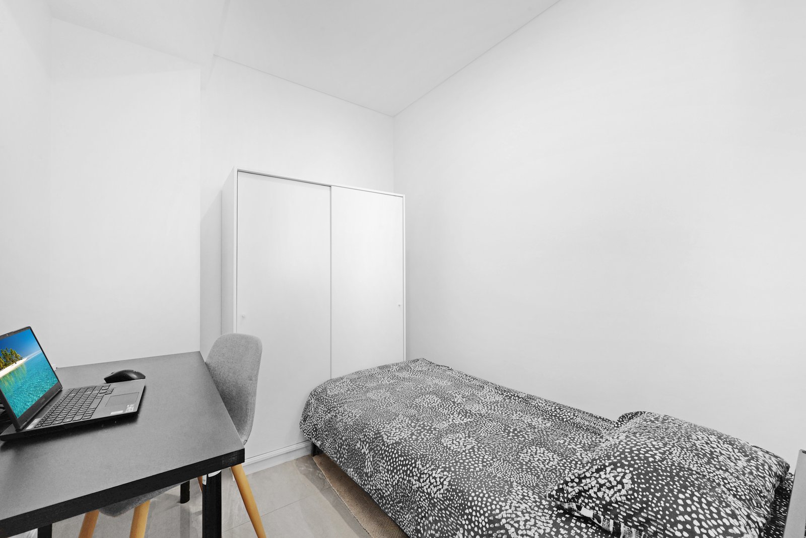 1037/1 Studio Drive EASTGARDENS 9