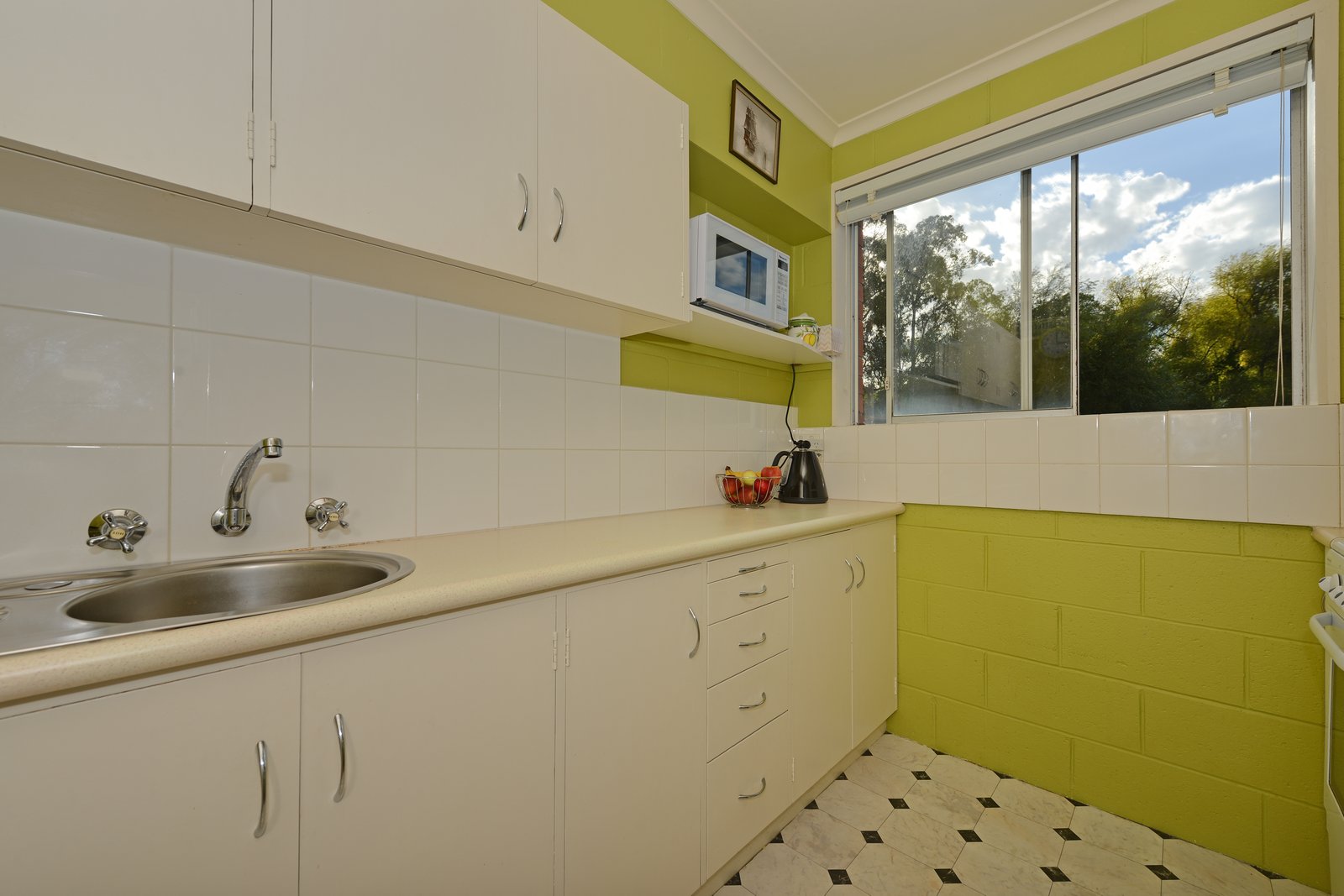 10/3A Montagu Street MOUNT STUART 3