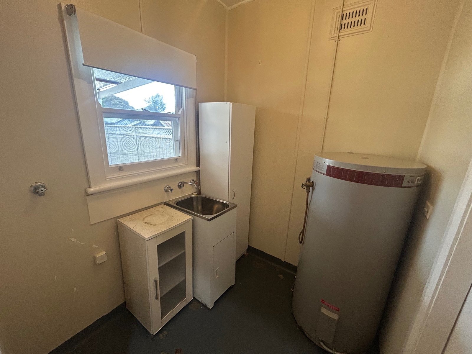 103a Piper Street TAMWORTH 9