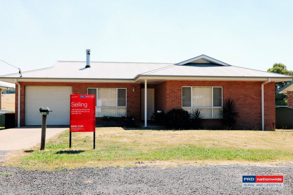 104 Albury Street TUMBARUMBA 1