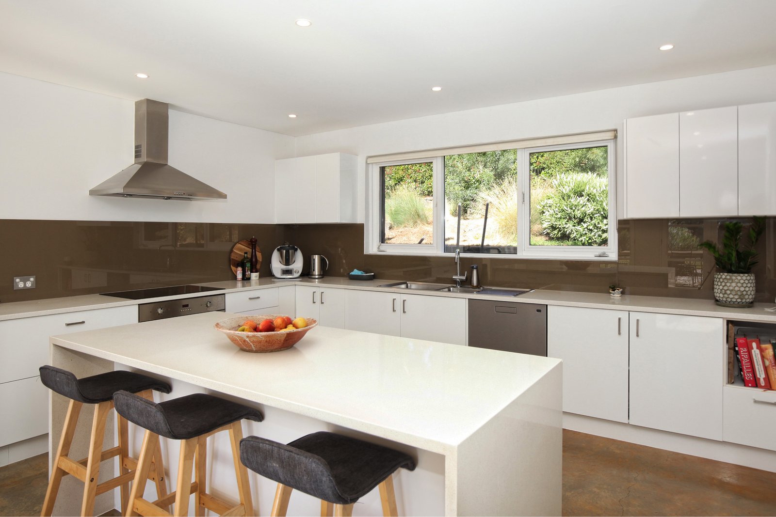 Real Estate and Property in 104 Blackmore Road, Woodend, VIC