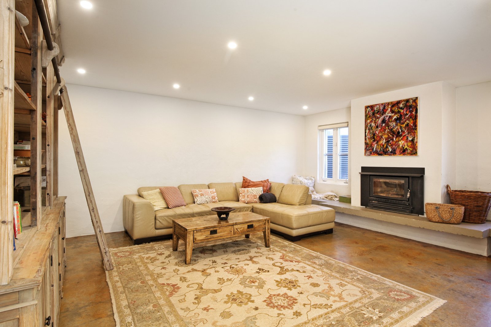 Real Estate and Property in 104 Blackmore Road, Woodend, VIC