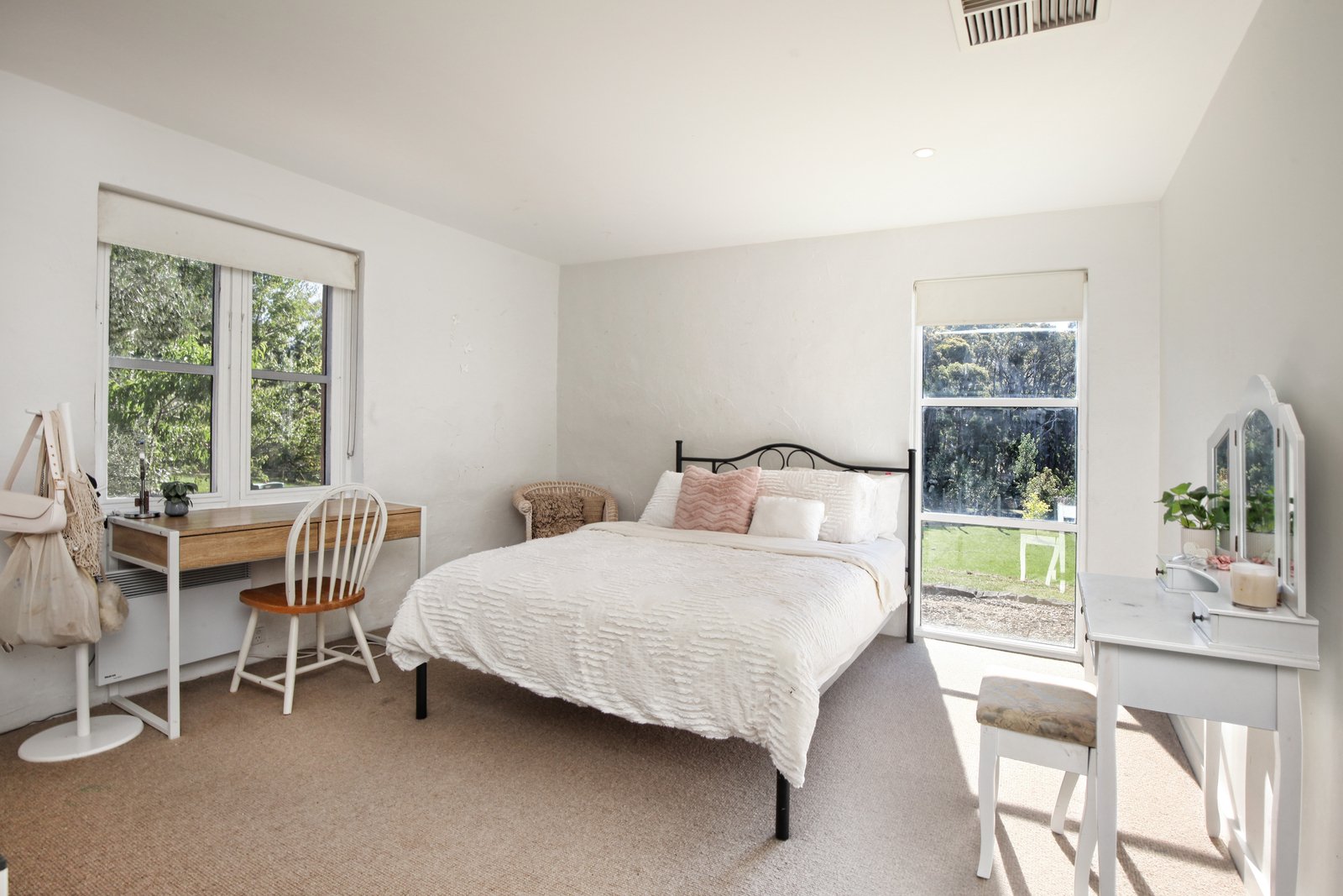 Real Estate and Property in 104 Blackmore Road, Woodend, VIC