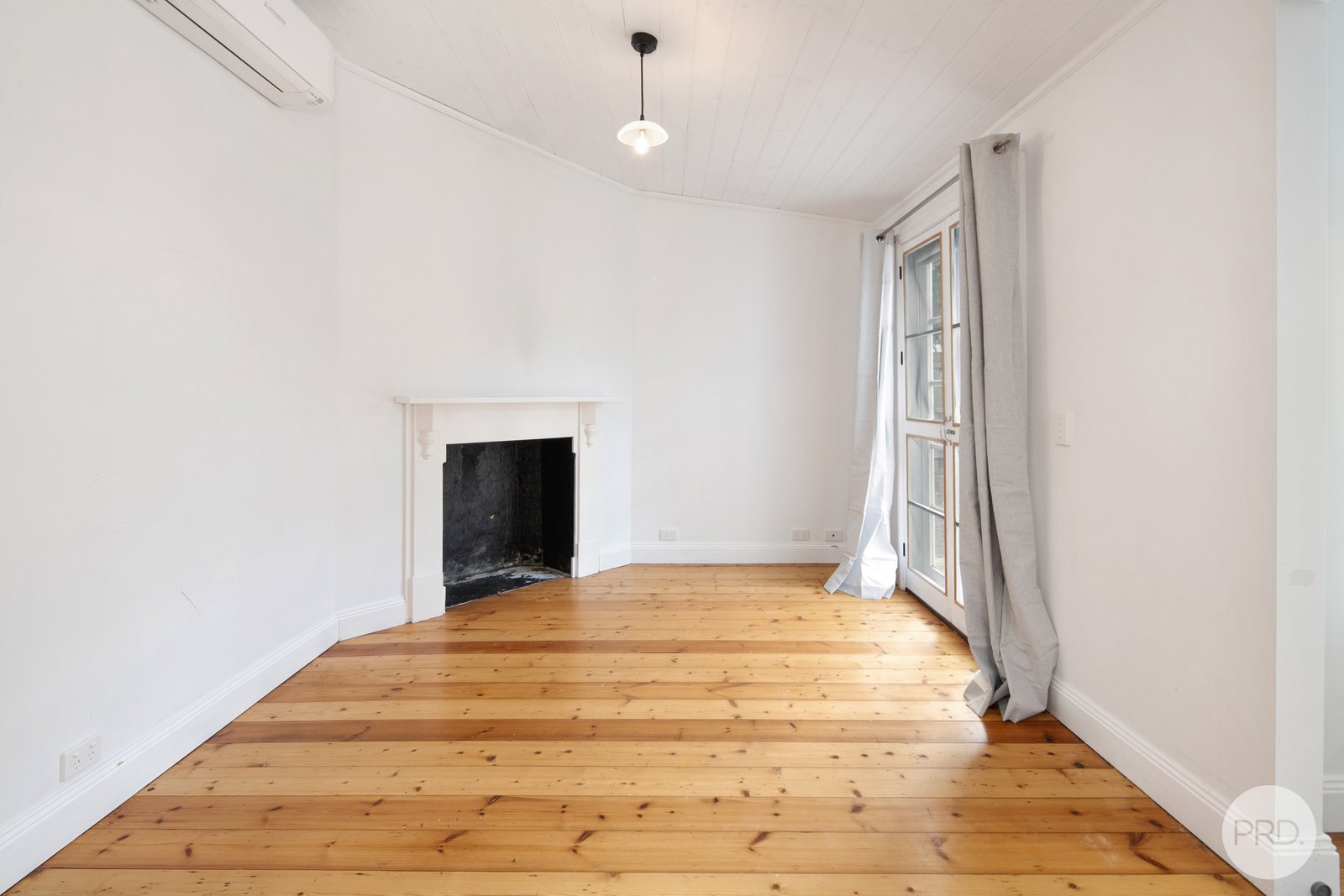 104 Clyde Street SOLDIERS HILL 4