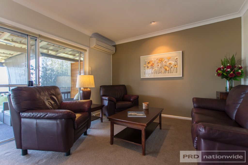 104 Dalhunty Street TUMUT 4
