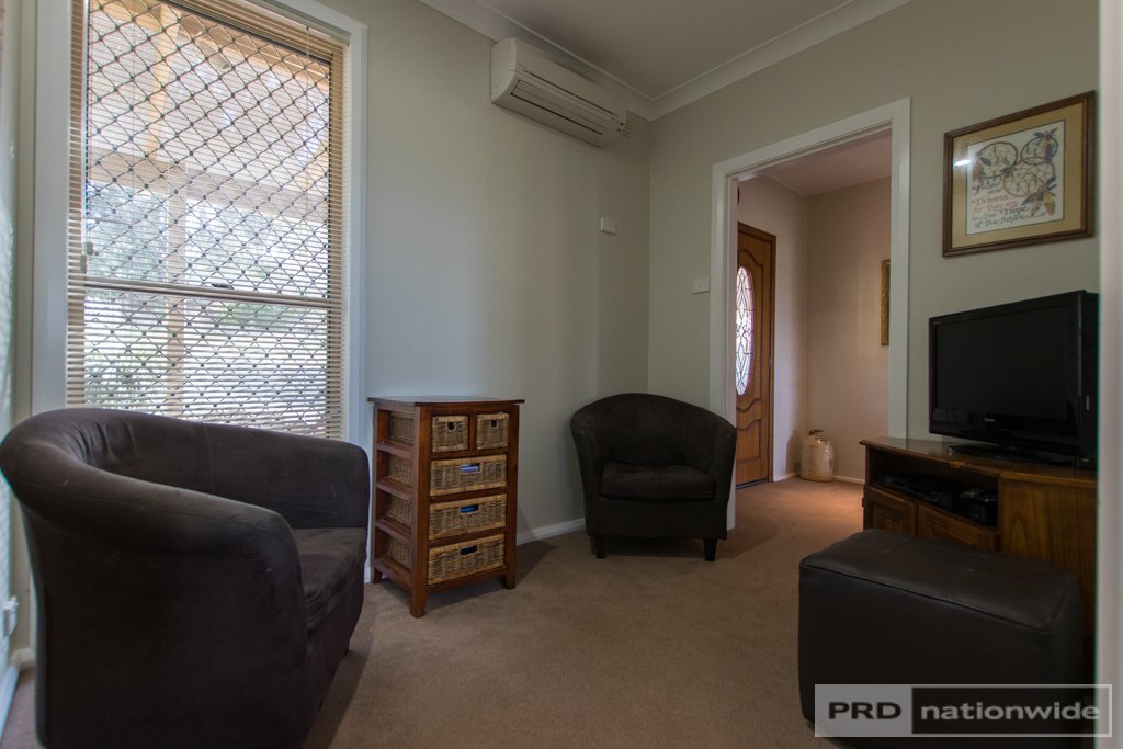 104 Dalhunty Street TUMUT 9