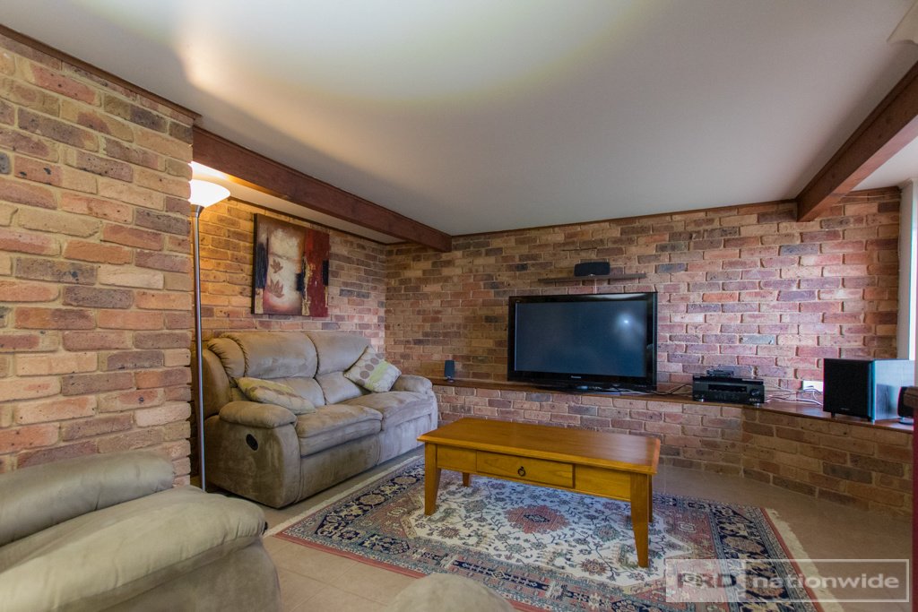 104 Dalhunty Street TUMUT 11