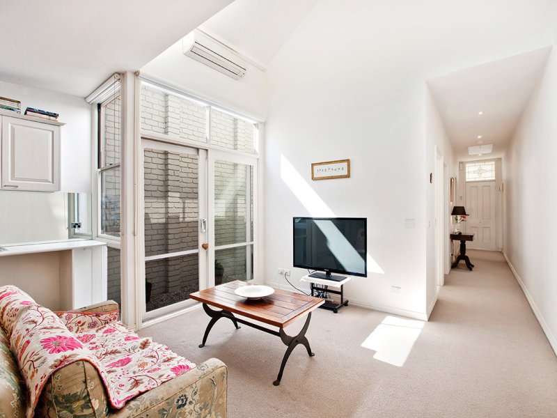 Gallery: 104 Graham Street