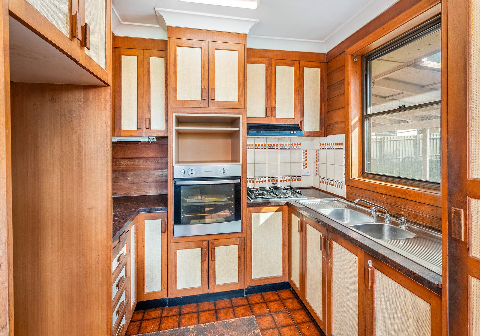 104 Lakeside Drive KOONAWARRA 6