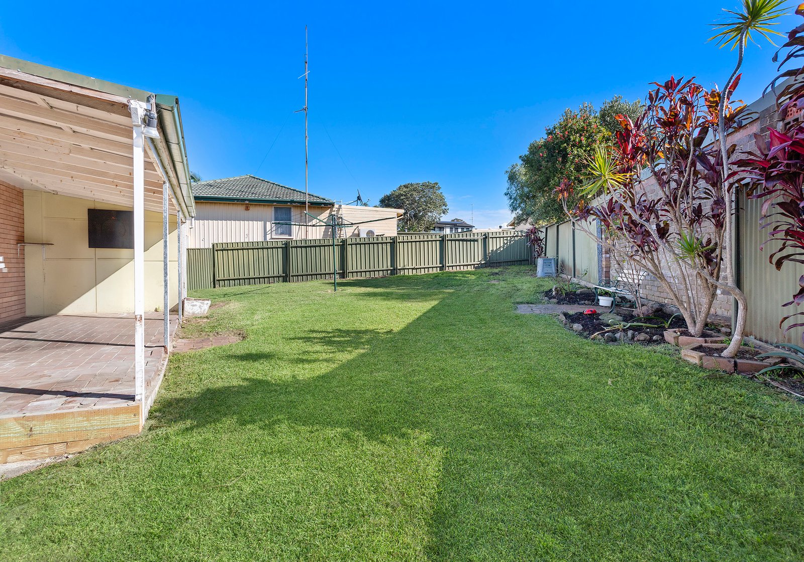 104 Lakeside Drive KOONAWARRA 9