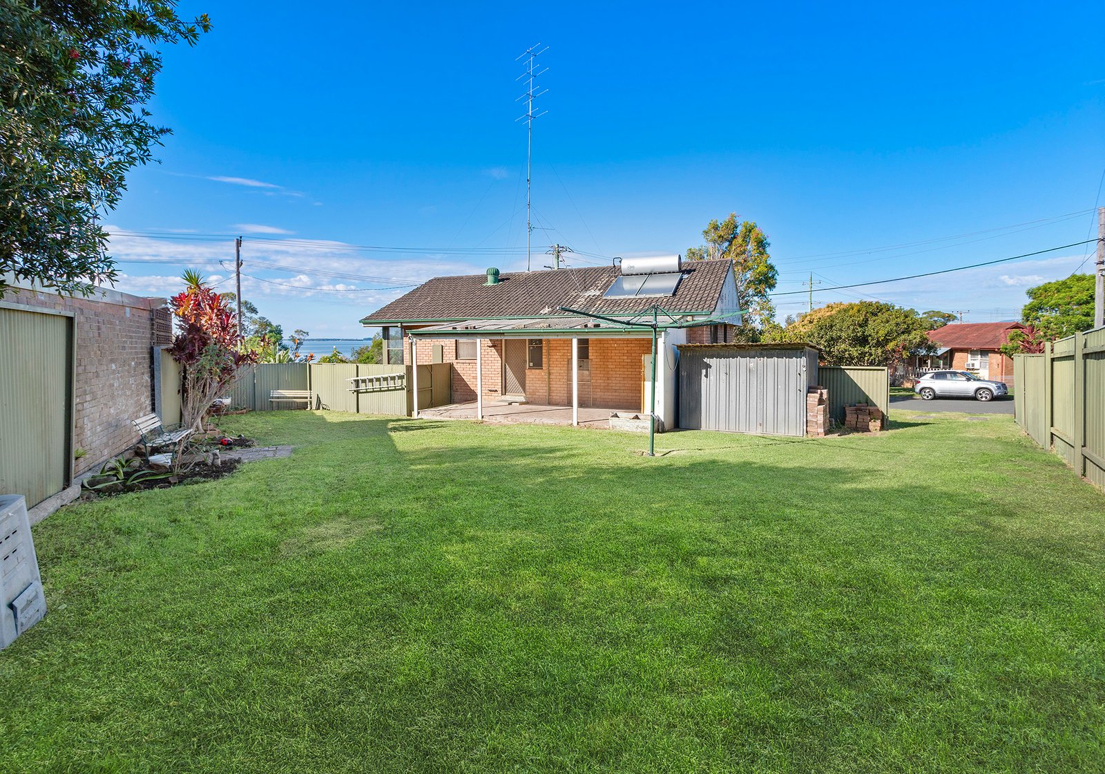 104 Lakeside Drive KOONAWARRA 10