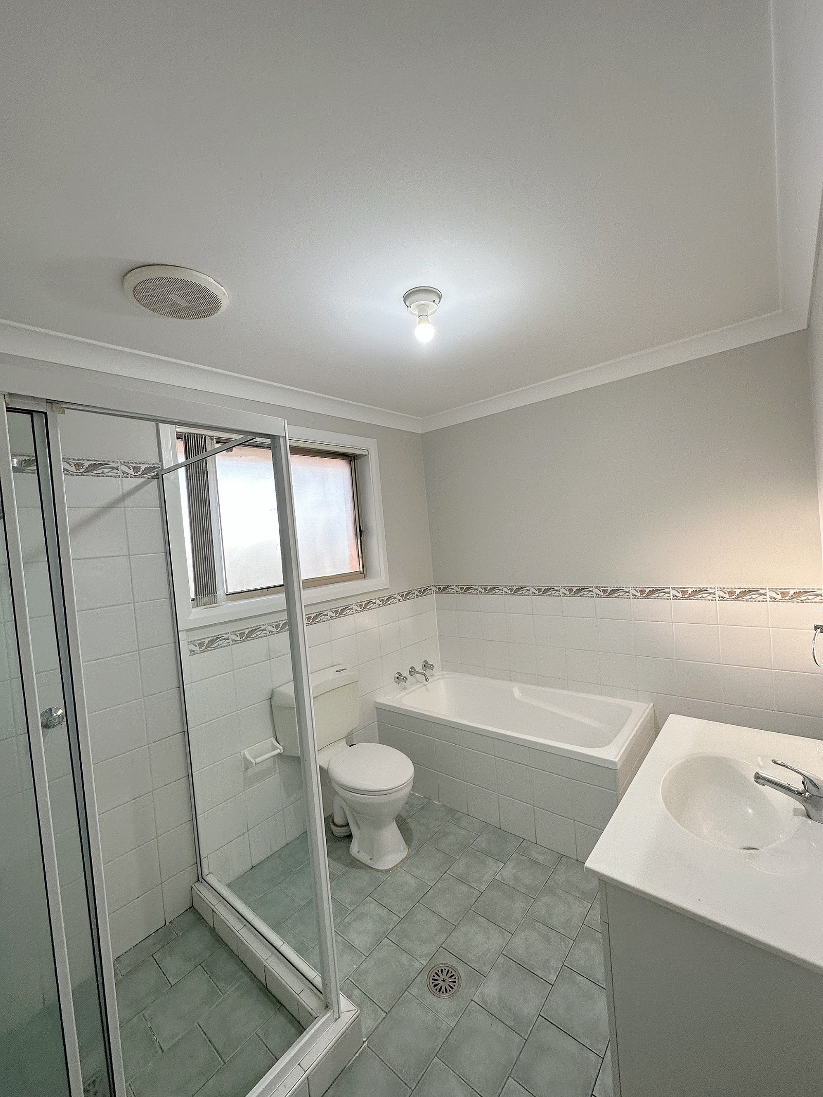 10/4 Myall Road CASULA 5