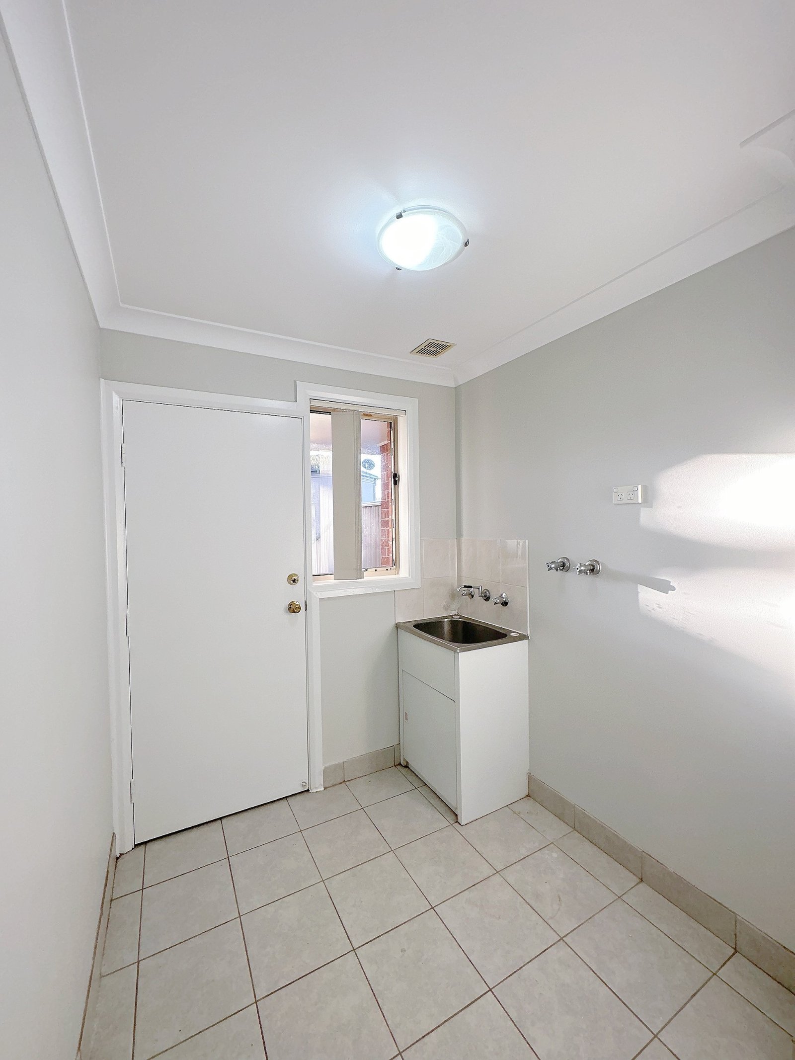 10/4 Myall Road CASULA 10