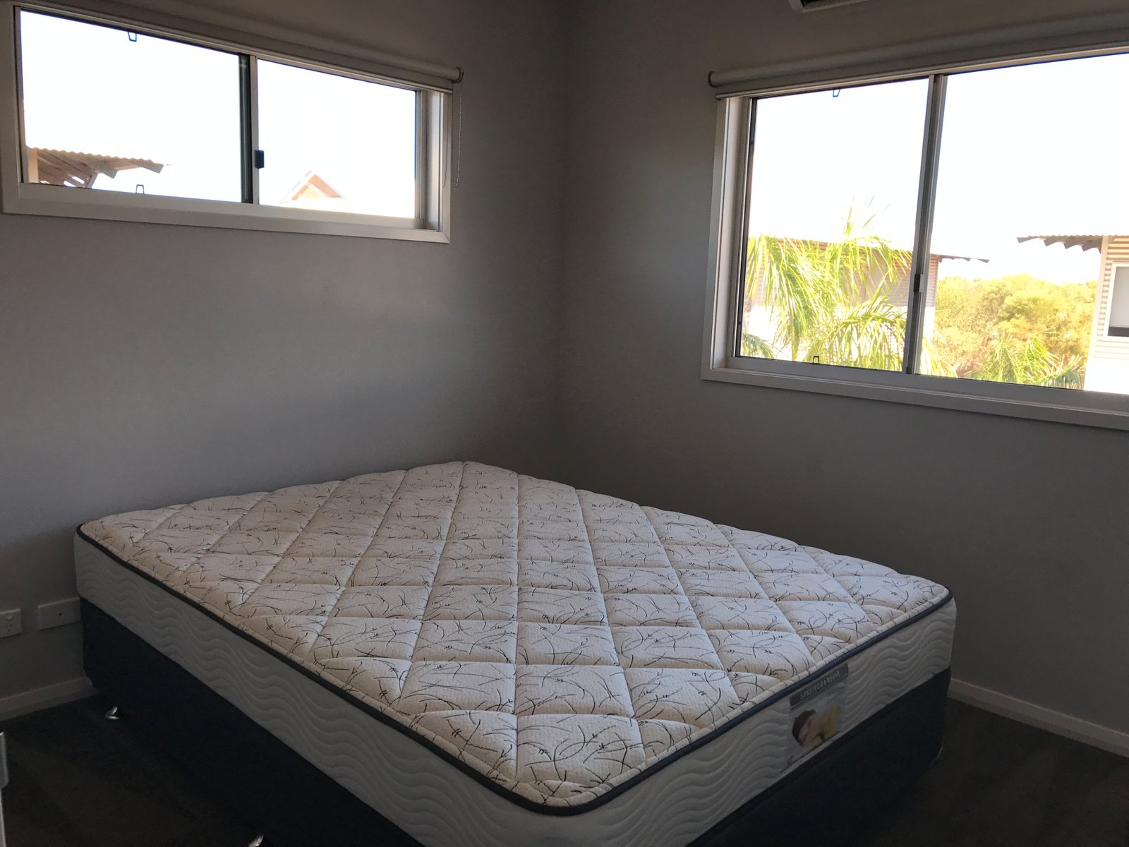 10/4 Shingoro Street BILINGURR 3