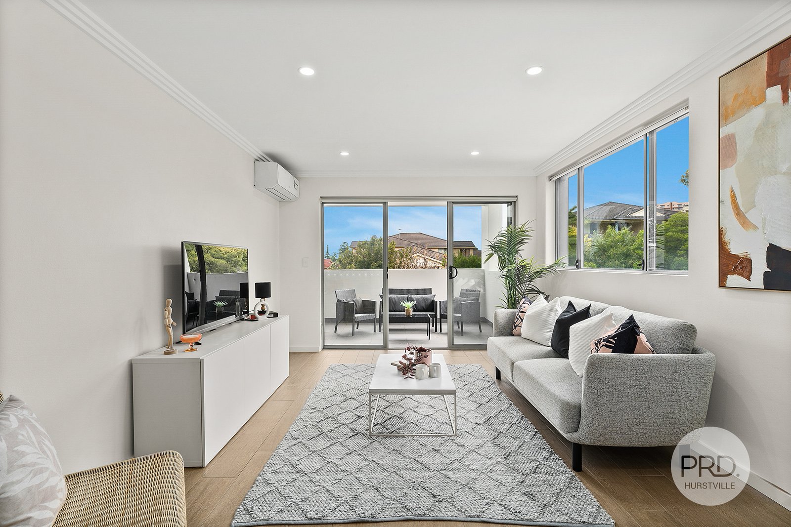 10/4 St Georges Parade HURSTVILLE 1