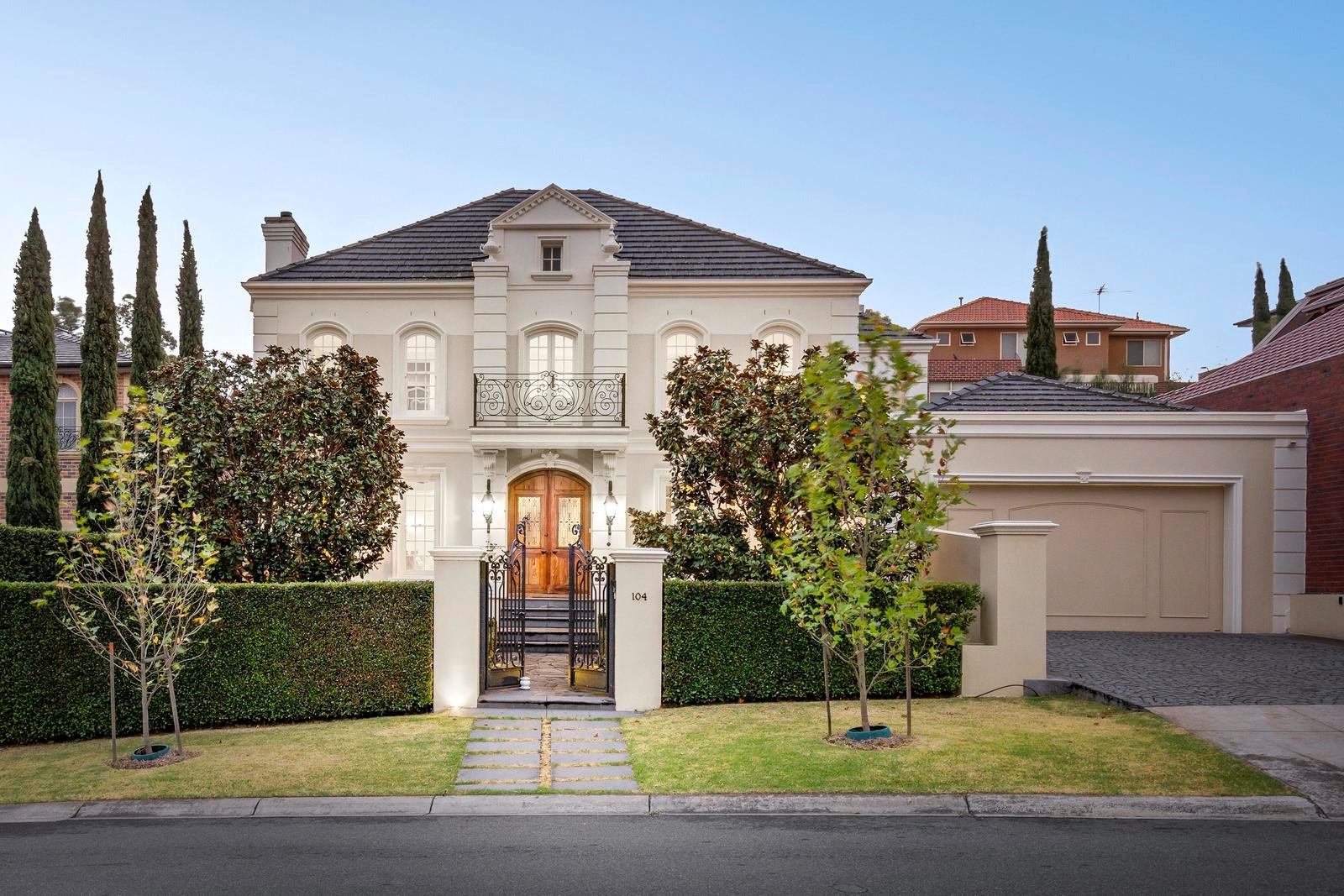 104 Templewood Crescent, Avondale Heights VIC 3034