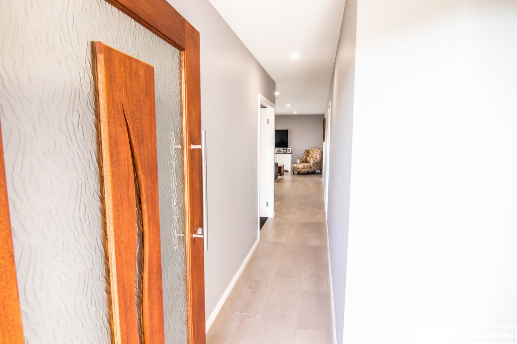 104 Verdelho Drive TAMWORTH 3