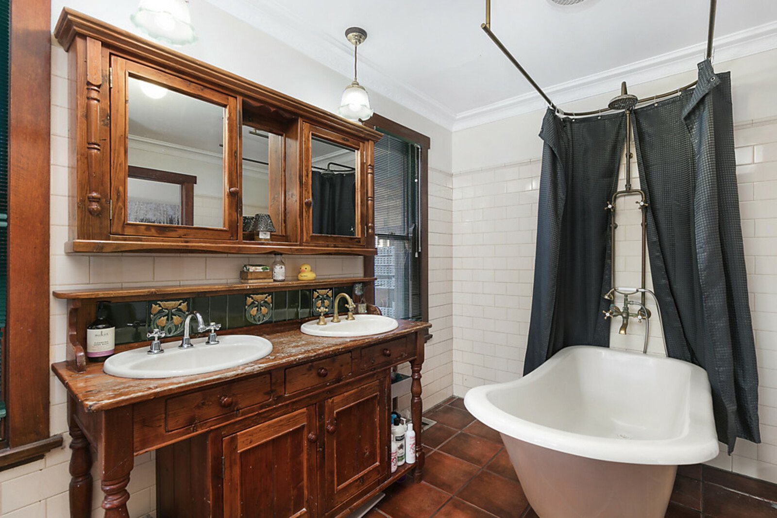 Gallery: 104 Weller Street