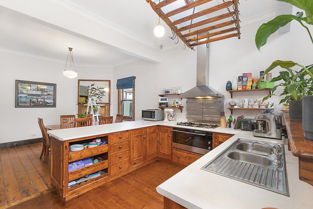 Gallery: 104 Weller Street