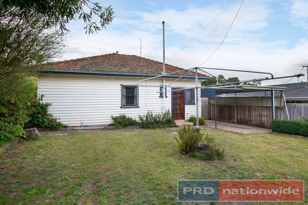 104 Yarrowee Parade REDAN 5