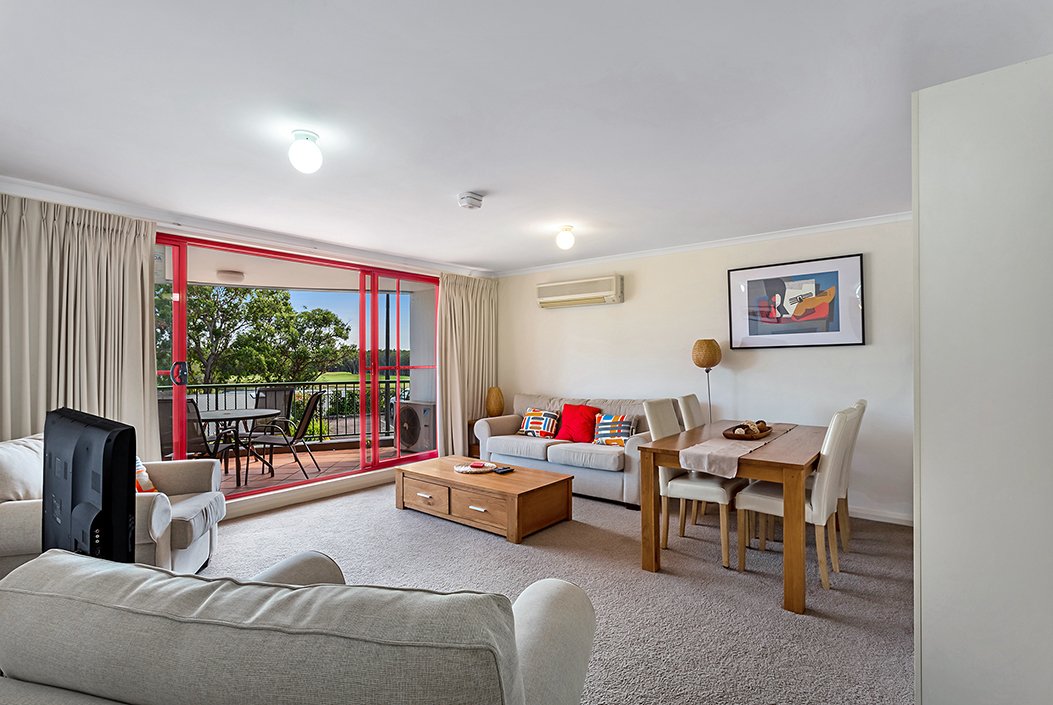 10/40 Horizons Drive SALAMANDER BAY 4