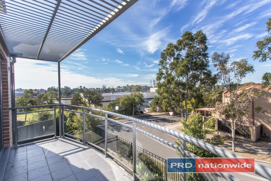 10/400 Glenmore Parkway GLENMORE PARK 1
