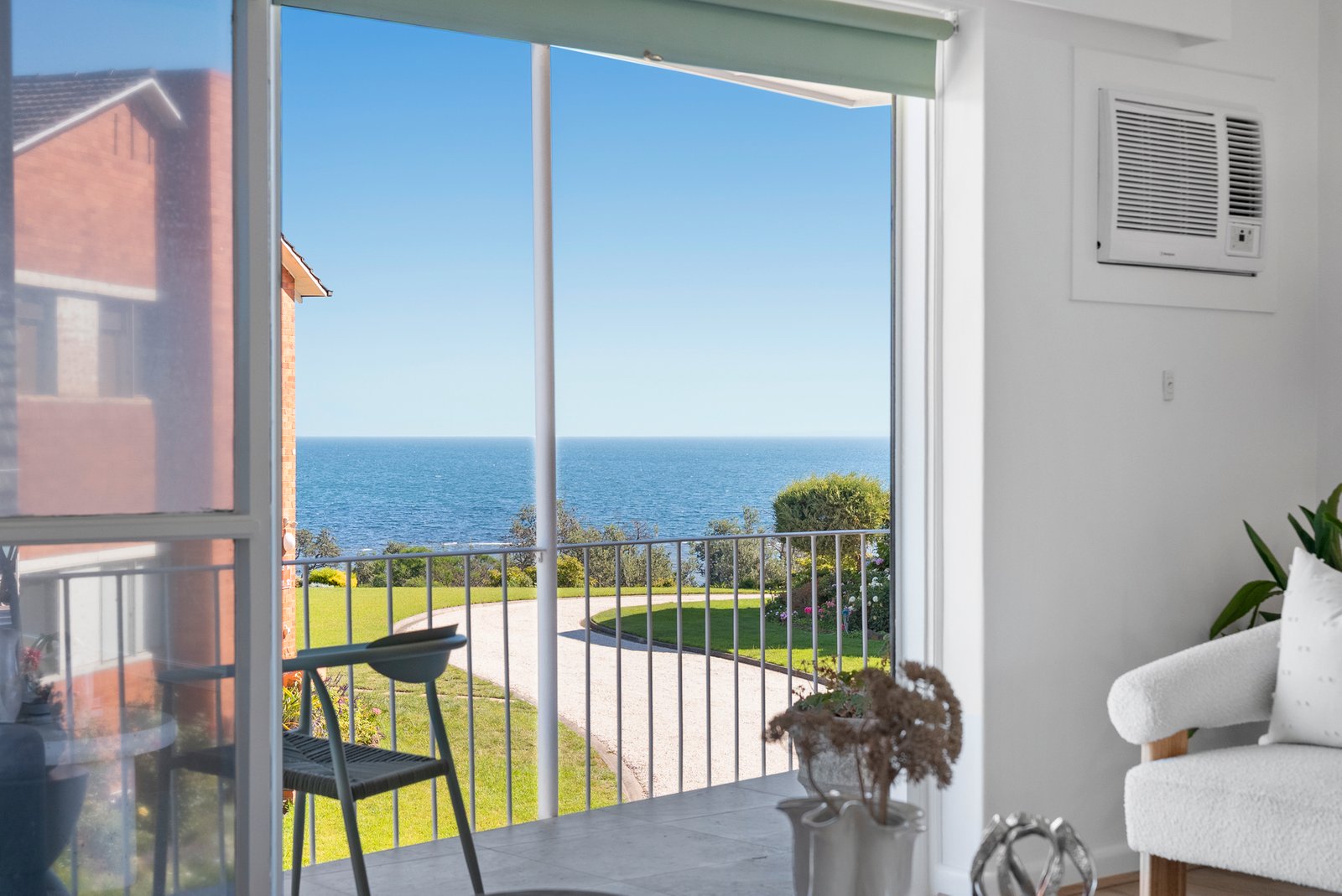 Gallery: 10/405 Beach Road