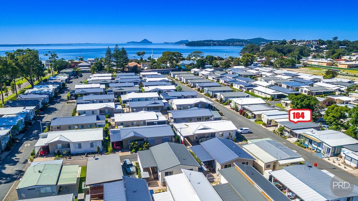 104/1 Fleet Street SALAMANDER BAY 8