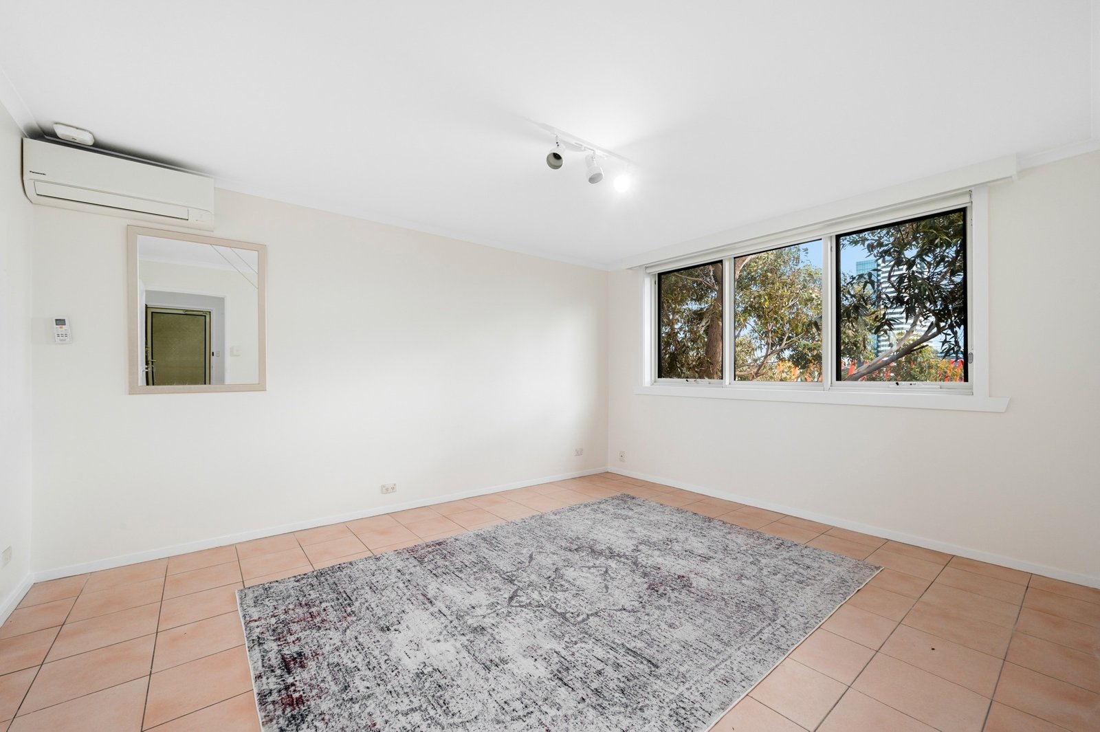 Gallery: 10/41 Manningham Street