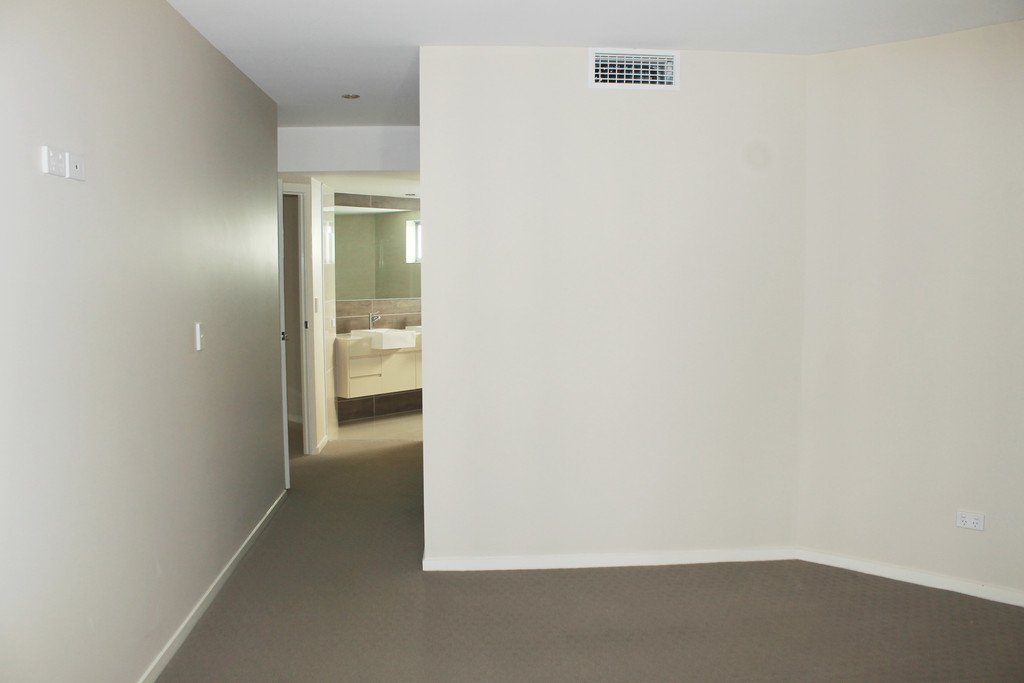 104/10 Wyndham Avenue BOYNE ISLAND 9