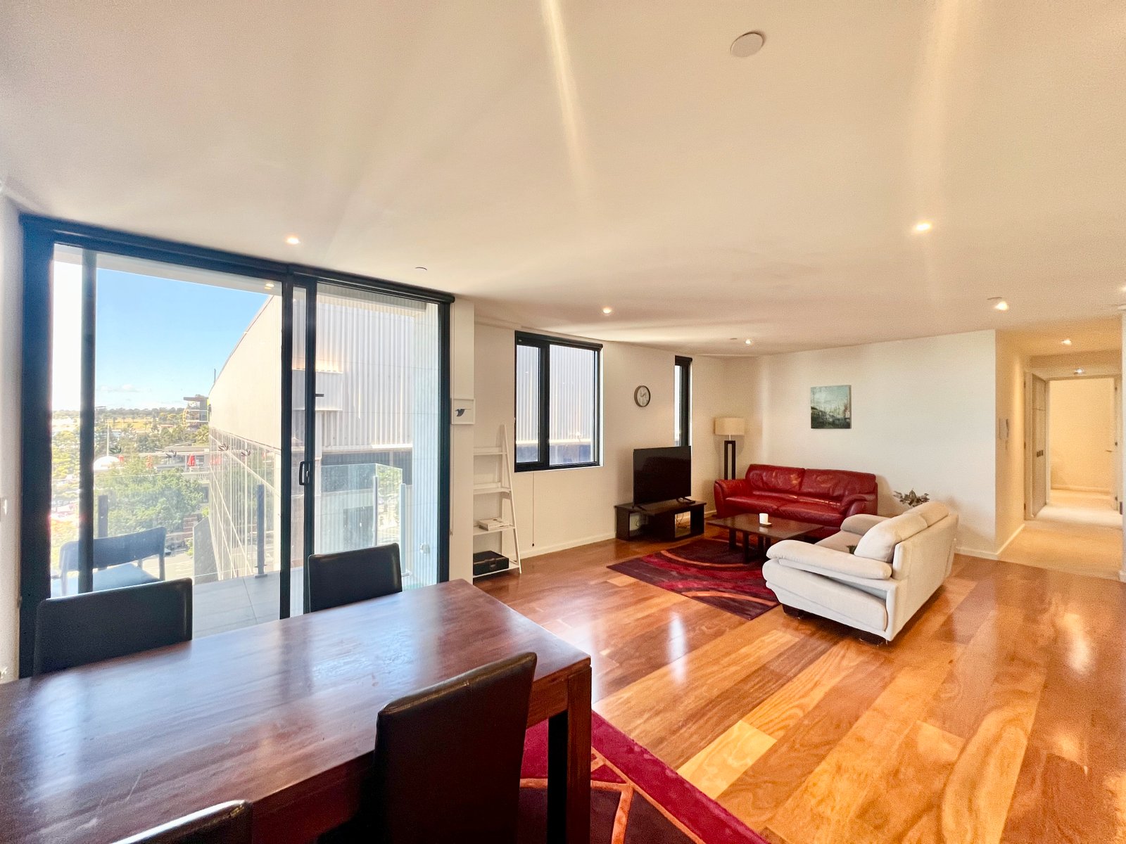 Gallery: 104/100 Western Beach Road