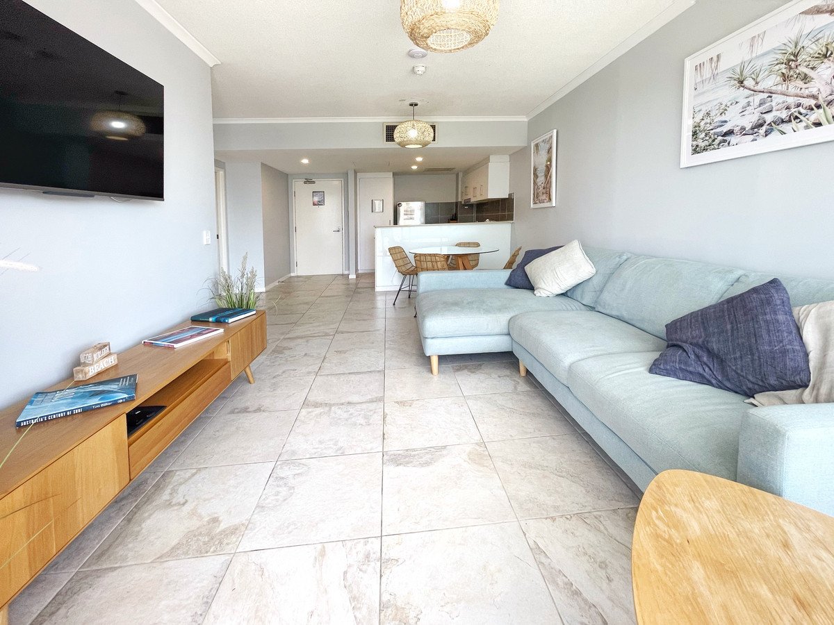 1041/1 Ocean Street Burleigh Heads 7