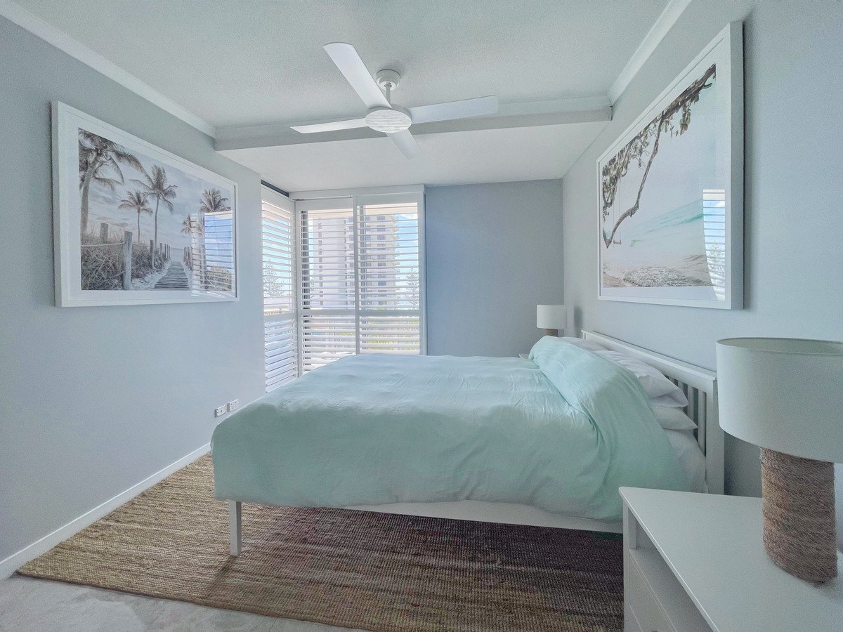 1041/1 Ocean Street Burleigh Heads 10