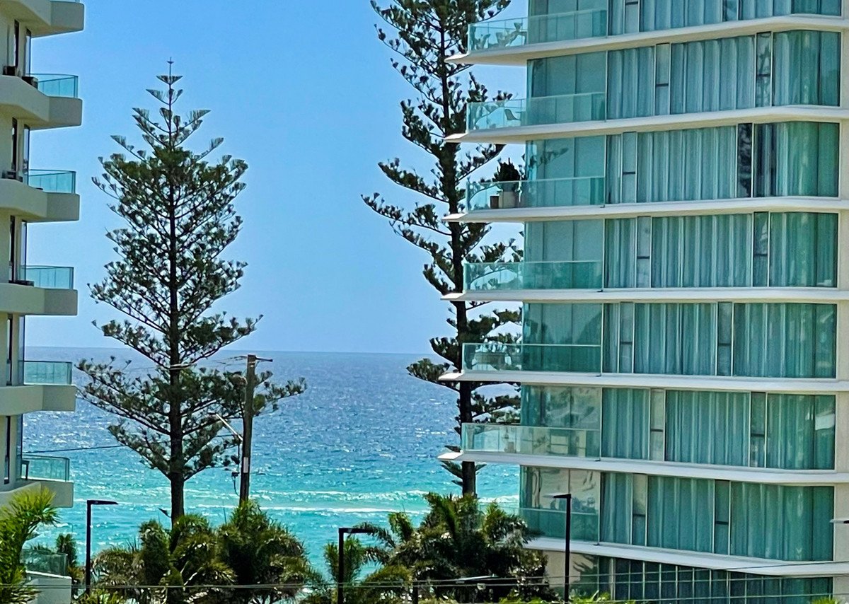 1041/1 Ocean Street Burleigh Heads 13