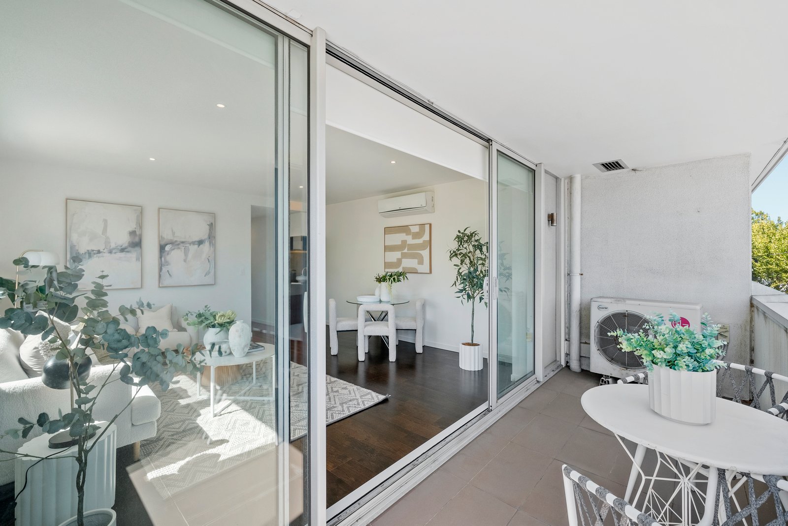 Gallery: 104/120 Palmer Street