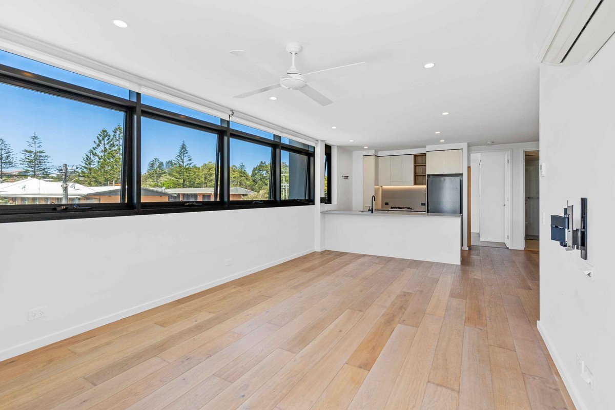 104/13-15 Haig Street Coolangatta 6