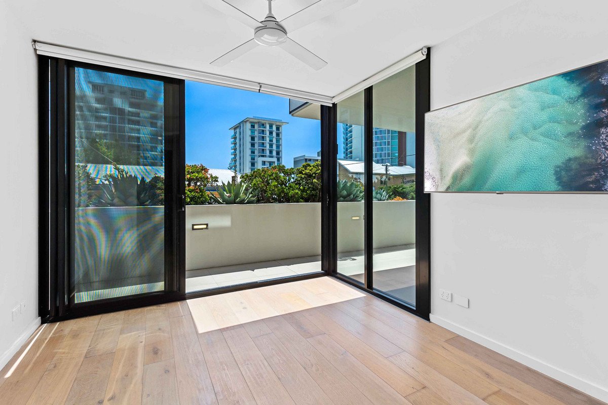 104/13-15 Haig Street Coolangatta 9