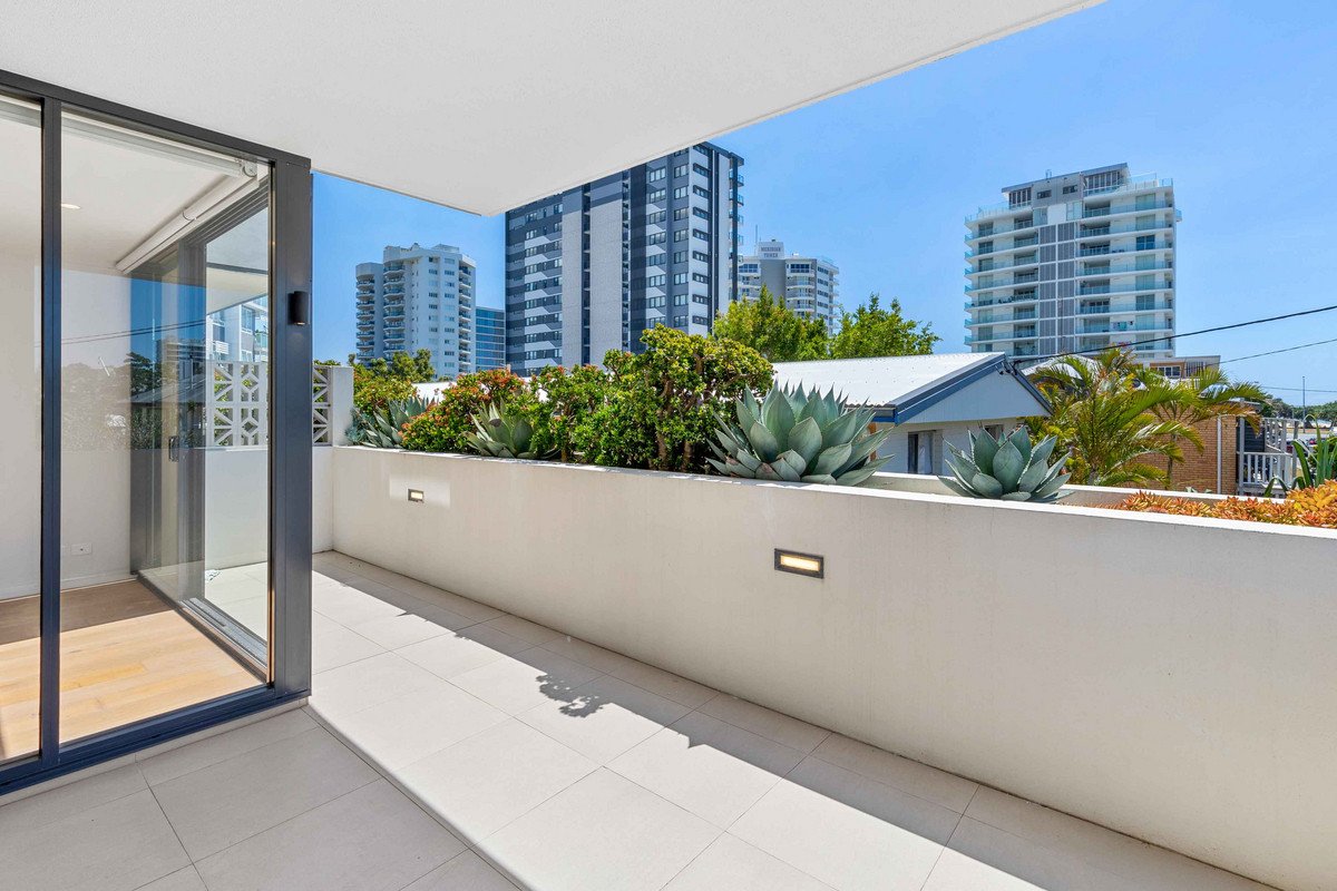104/13-15 Haig Street Coolangatta 11