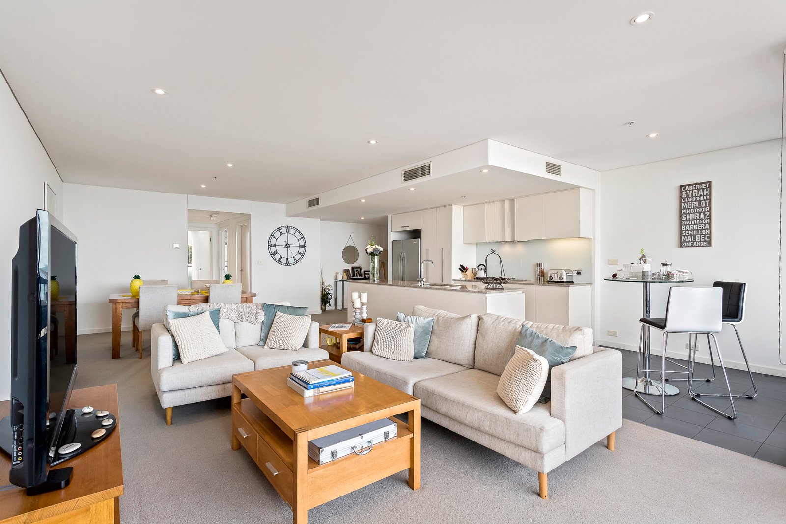 Gallery: 104/155 Beach Street
