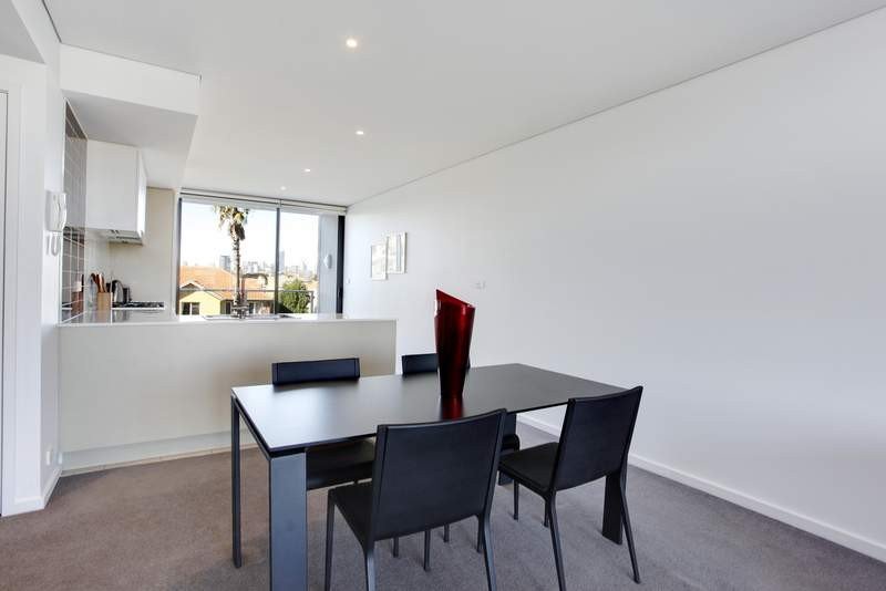Gallery: 104/159 Beach Street