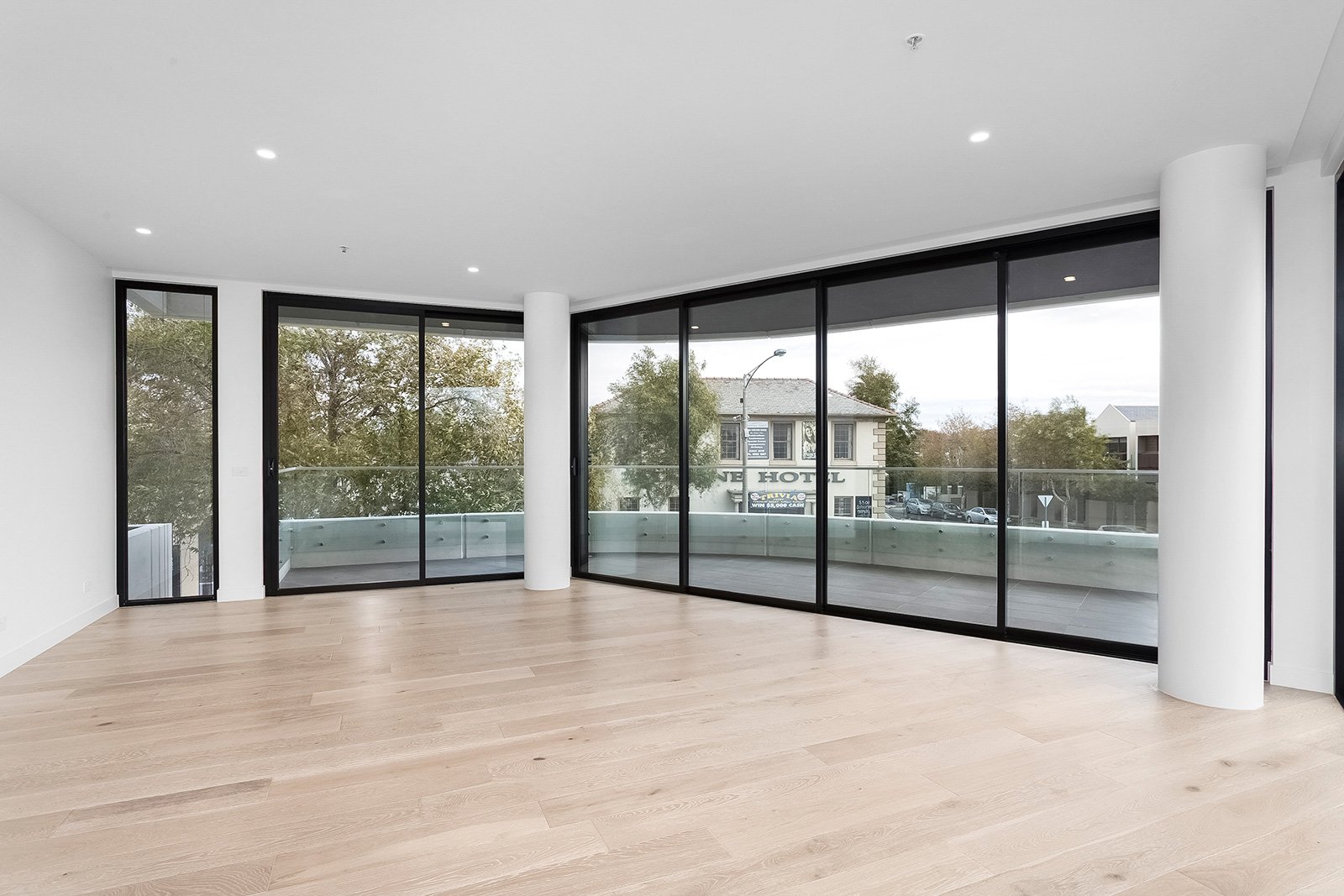 Gallery: 104/2 Well Street