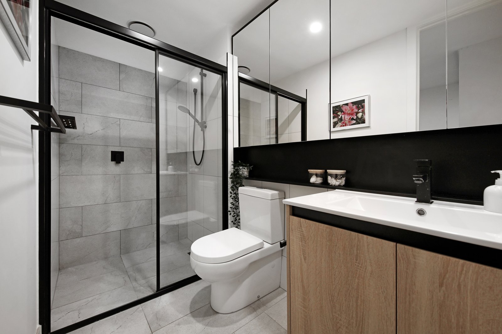 Gallery: 104/215 Chesterville Road