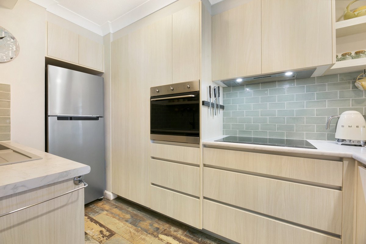 104/220 The Esplanade Burleigh Heads 3