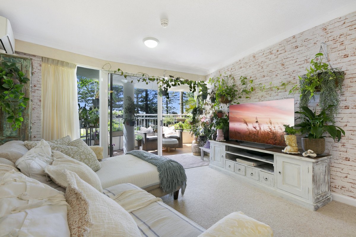 104/220 The Esplanade Burleigh Heads 4